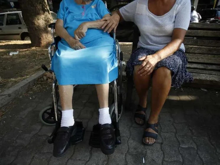 Badanti e colf senza tutele e certezze