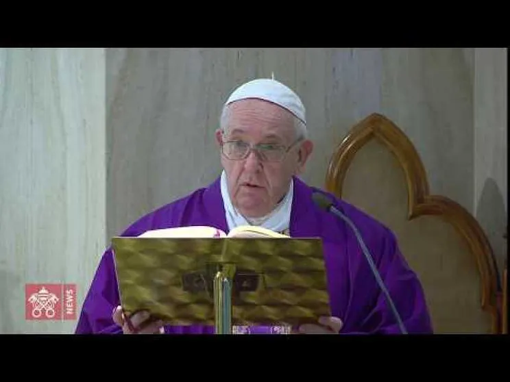 Il Papa prega per quanti sono morti a causa del coronavirus