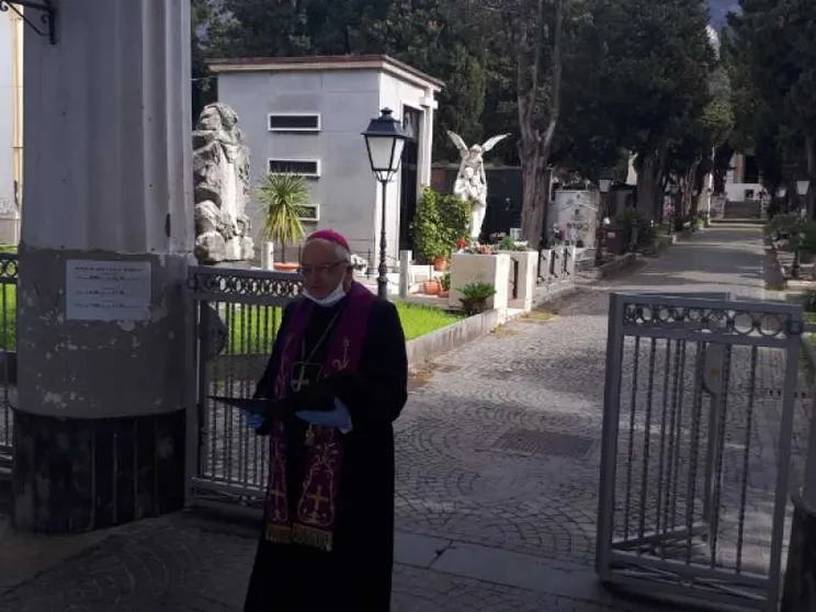 Nocera-Sarno, il vescovo chiude le chiese: aprirle crea rischio di contagio