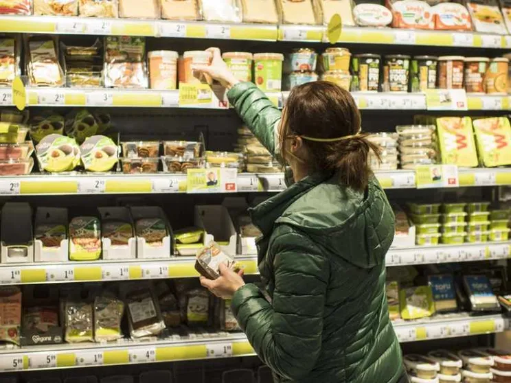 Supermercati e farmacie frenano. Anche loro sentono la crisi
