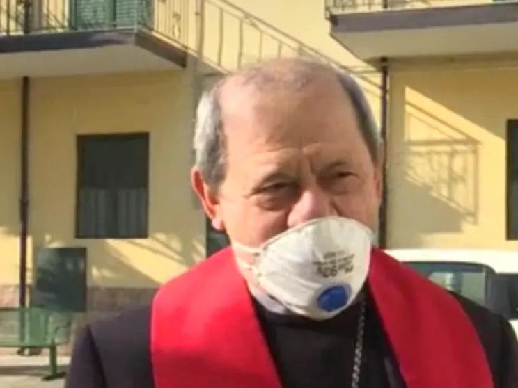 Il vescovo di Locri visita i carcerati: non siete soli