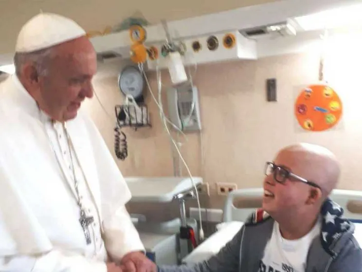 Muore il suo piccolo amico Vincenzo, il Papa scrive alla famiglia