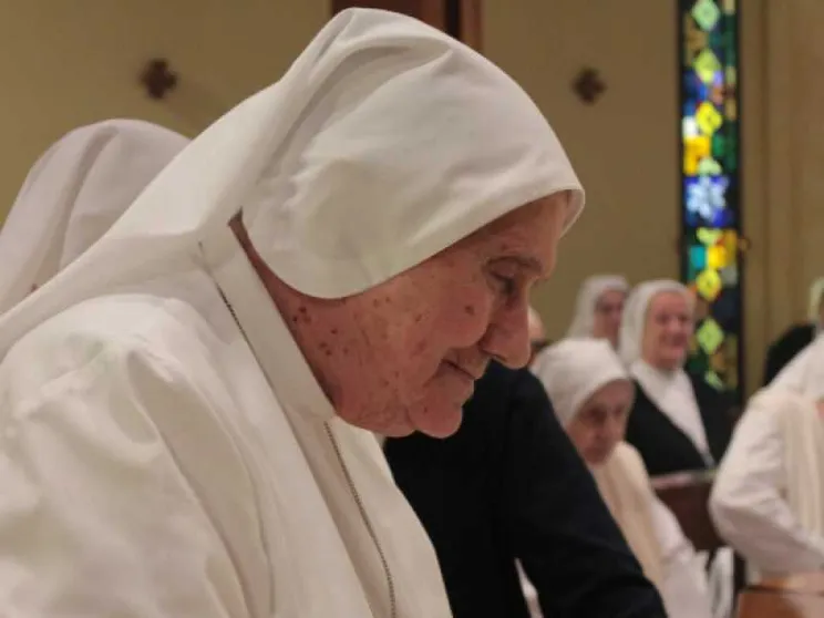 Suor Alfredina, morta a 99 anni dopo aver sconfitto il Covid