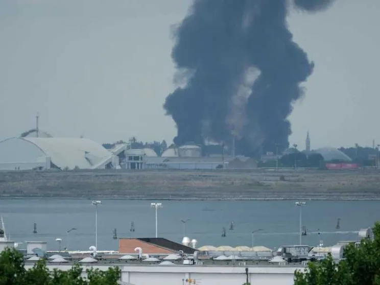 Incendio in uno stabilimento chimico di Marghera: 2 feriti gravi