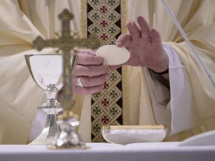 Le Messe del Papa e dei vescovi in diretta tv e social domenica 17 maggio
