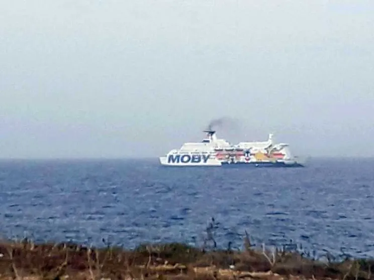 Migrante tunisino si getta dalla nave quarantena, trovato morto
