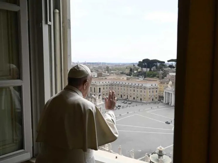 Per Pentecoste il Papa torna a pregare con i fedeli in piazza San Pietro