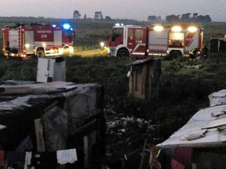Nuovo incendio nel ghetto di "Borgo Mezzanone", il sesto in un anno e mezzo