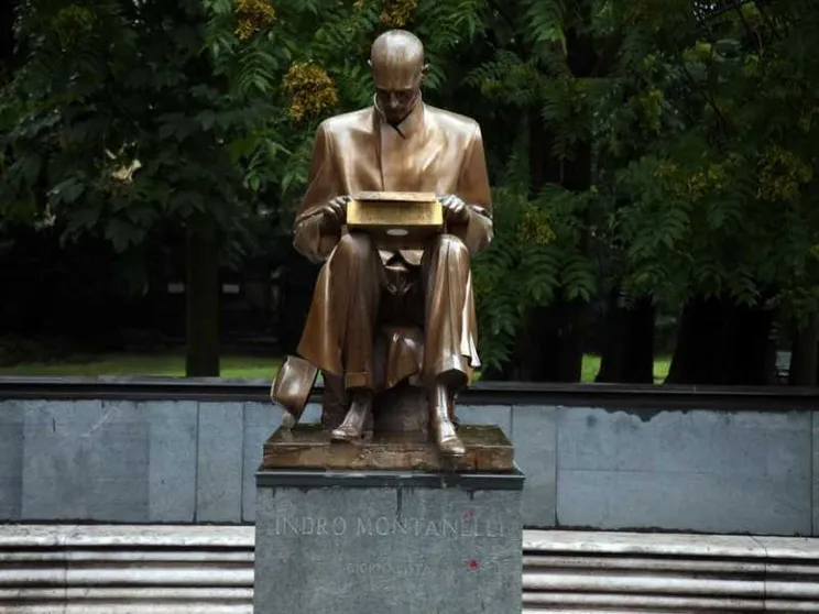 Sentinelli contro la statua a Montanelli. Ma c’è difesa bipartisan