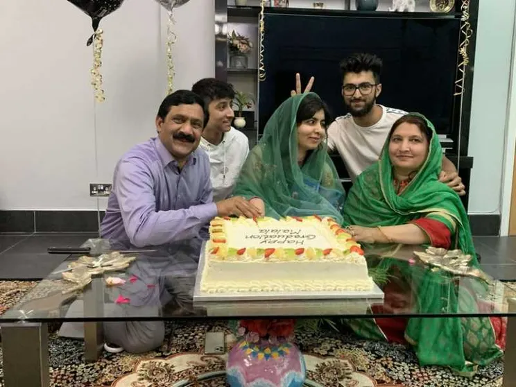 Malala realizza il suo sogno: si è laureata a Oxford