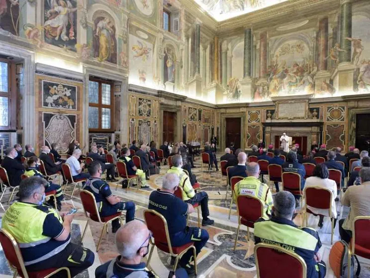Il Papa ai sanitari lombardi: siete una colonna portante dell'Italia