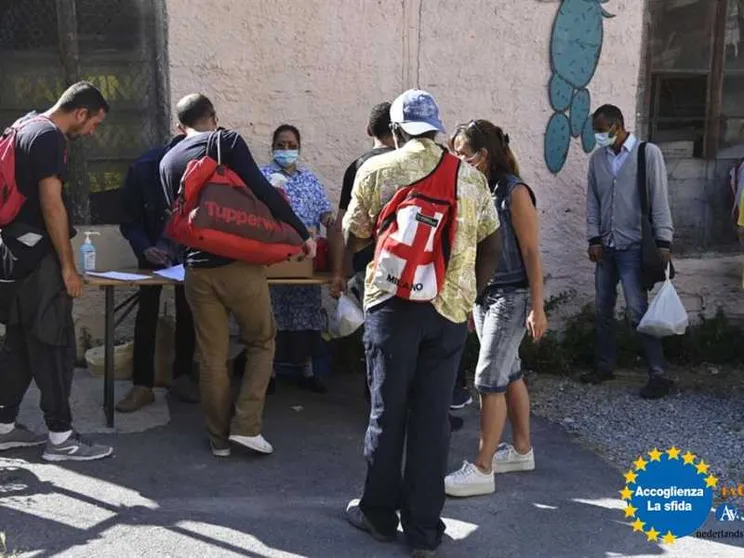 I migranti alla porta di Ventimiglia. Dove la solidarietà è di frontiera