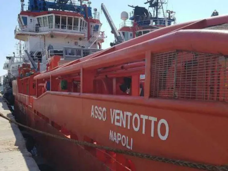 «Deportati da una nave privata». Prima indagine su un respingimento