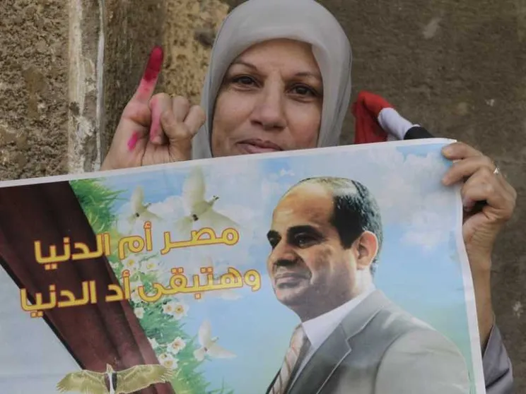 Al-Sisi si garantisce il futuro: ai militari è vietata la politica