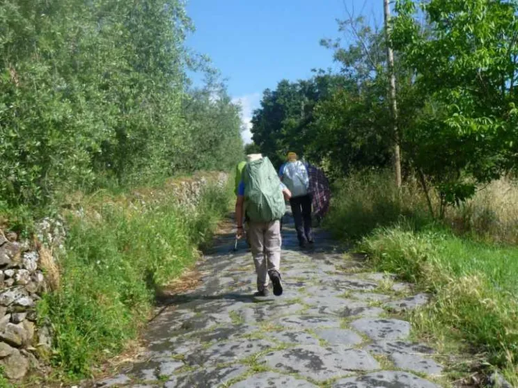 Benessere, lentezza, spiritualità: la vacanza di chi è in cammino