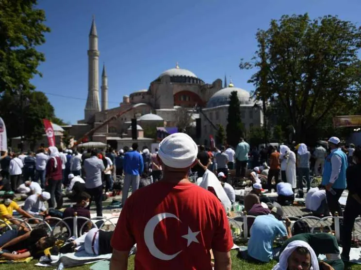 In Santa Sofia venerdì di preghiera islamica con Erdogan