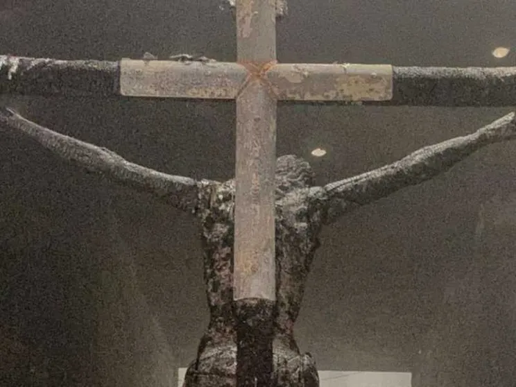 Attentato contro la cattedrale. Il cardinale: "Odio verso la Chiesa"
