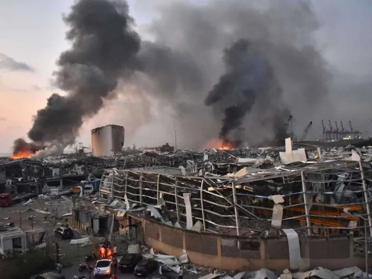 Esplosioni al porto di Beirut: i morti sono oltre cento, migliaia di feriti