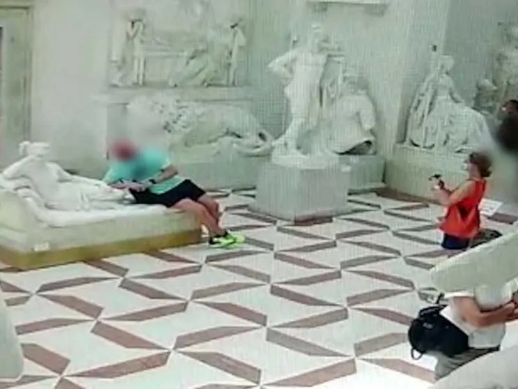 Danneggia una statua di Canova, individuato un turista austriaco