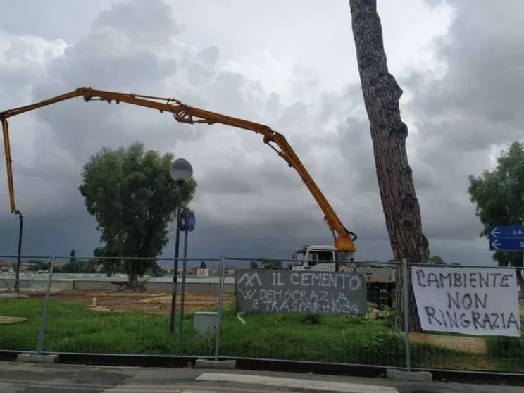 Bocca di Magra in lotta contro lo scempio del suo paesaggio
