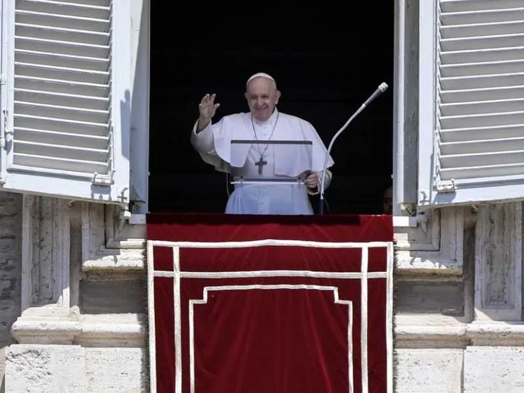 Il Papa: vivere da fratelli, Maria ci indica la via del Cielo