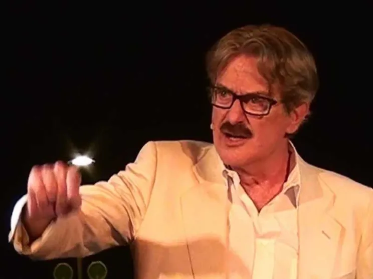 Giuseppe Pambieri: «Mezzo secolo sul palco. E volevo fare il criminologo...»