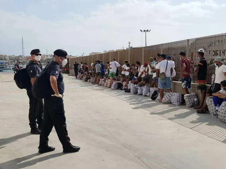 Musumeci, "Iniziata chiusura dei centri". Il vescovo di Noto: "Irrazionale"