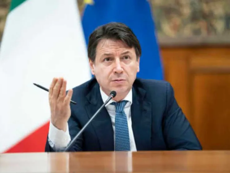 Conte sceglie il «silenzio operoso»: lavora ai fondi Ue e non teme Draghi