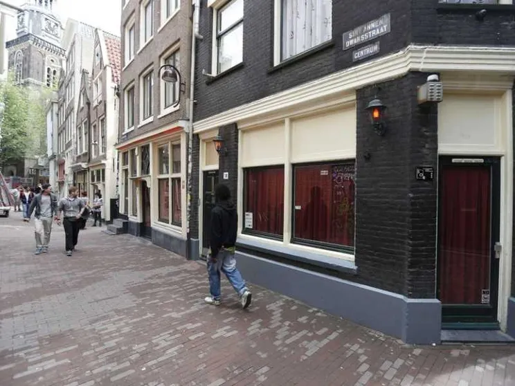 Olanda, cresce il pressing «Stop alla prostituzione»
