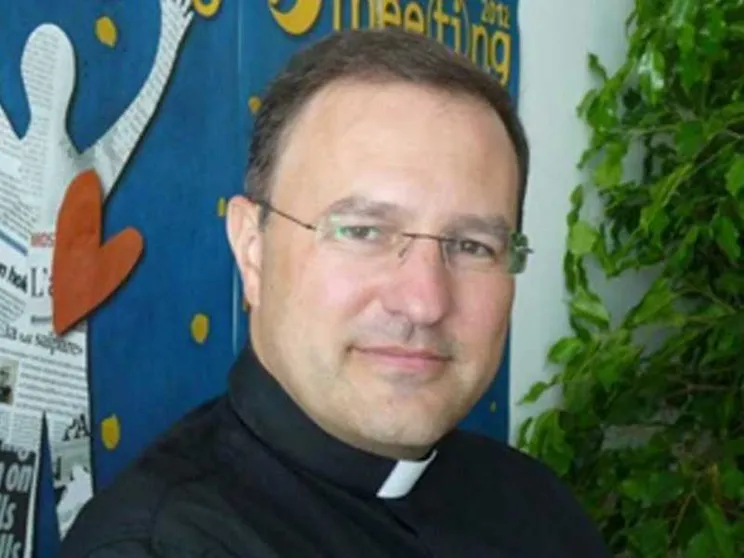 Padre Carbajosa, il “Testimone” nella pandemia