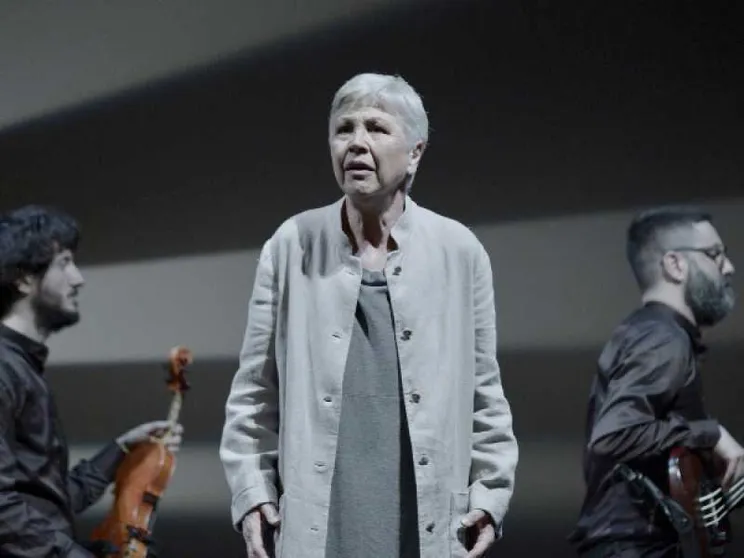 Ottavia Piccolo: «60 anni tra film, teatro e impegno»