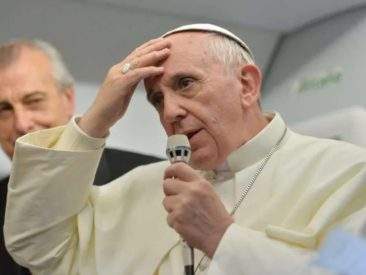 Il Papa: giusto dare copertura legale