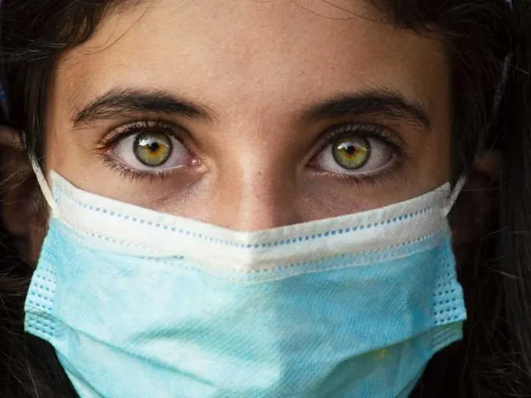 Impariamo di nuovo, proprio ora a guardarci negli occhi, nel profondo