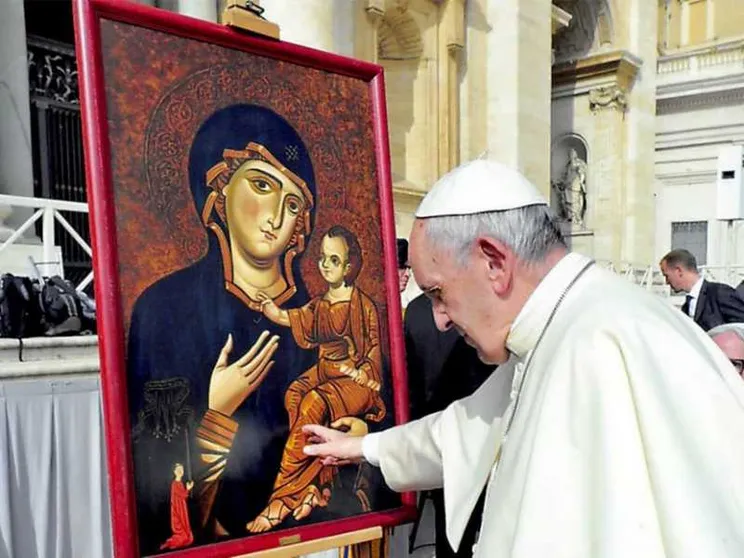Francesco: senza le madri il mondo non ha un avvenire
