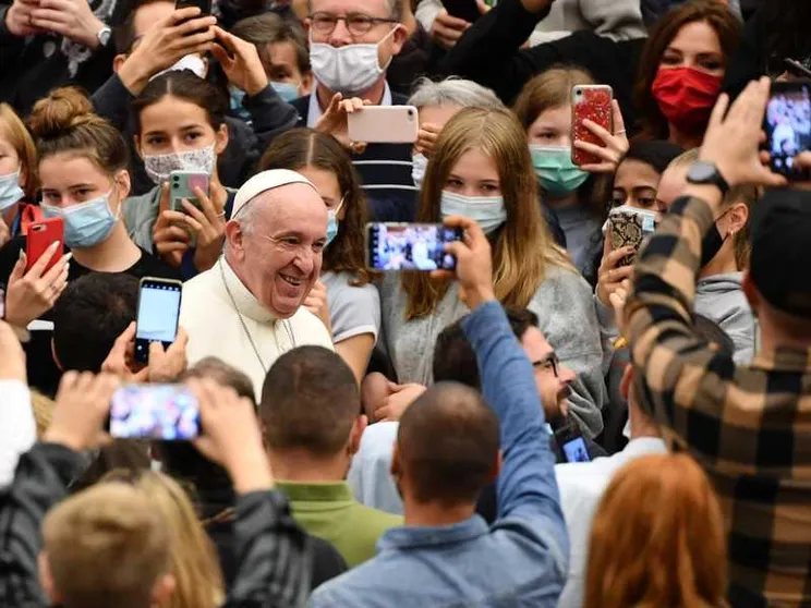 Chiesa e persone omosessuali, il Papa conferma la via cristiana