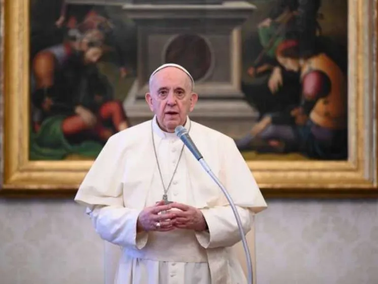 Il Papa: seguiamo le prescrizioni delle autorità e pensiamo ai malati