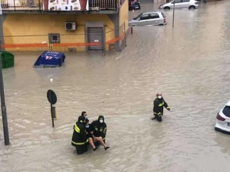 L'arcivescovo: Crotone non ha bisogno di elemosine ma di infrastrutture