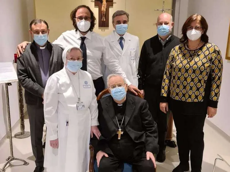 Il cardinale Bassetti: «Sono stato nel deserto, ma con gli angeli»