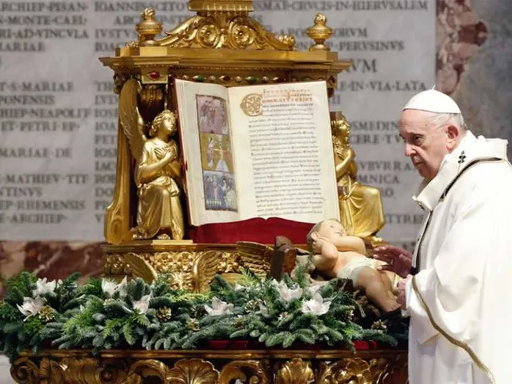 Il Papa: adorare Dio è scoprirlo nascosto nelle situazioni semplici