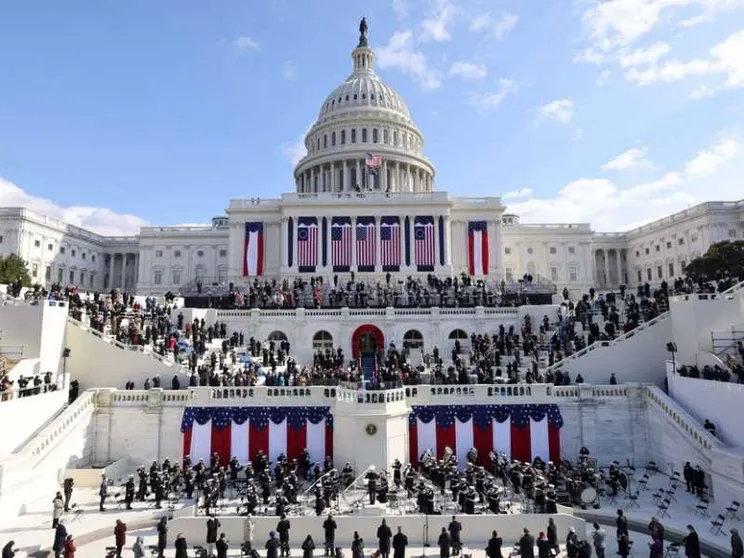 Musica, colori e... Bibbia: quel che resterà dell'Inauguration Day di Biden