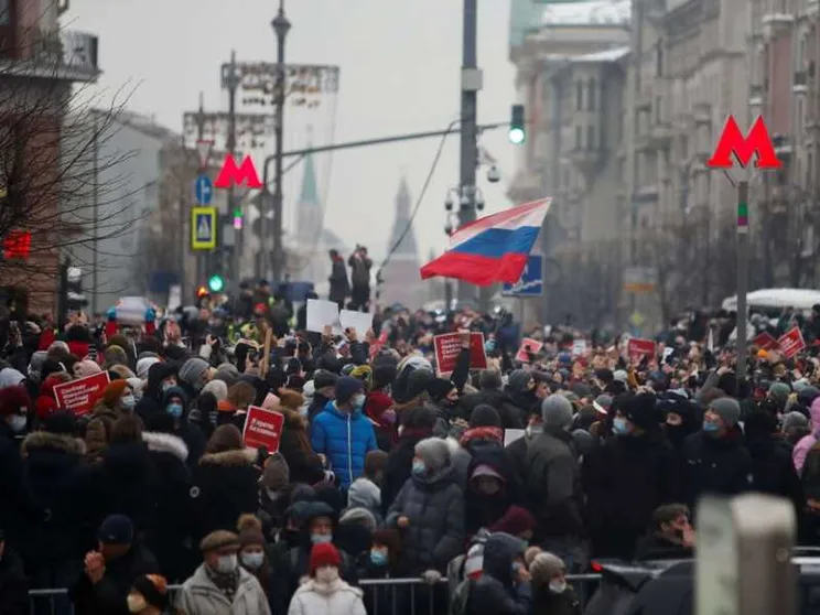 In piazza per Navalny, oltre mille fermati