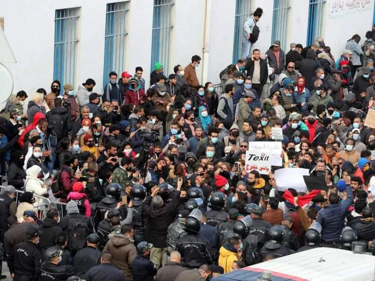 La Tunisia ripiomba nella rivoluzione: fame e governo i bersagli della piazza