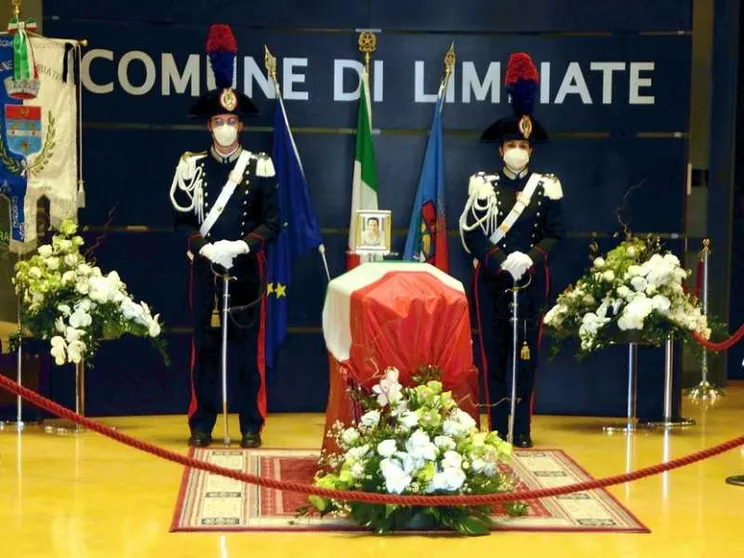 Il commosso saluto di Limbiate a Luca Attanasio