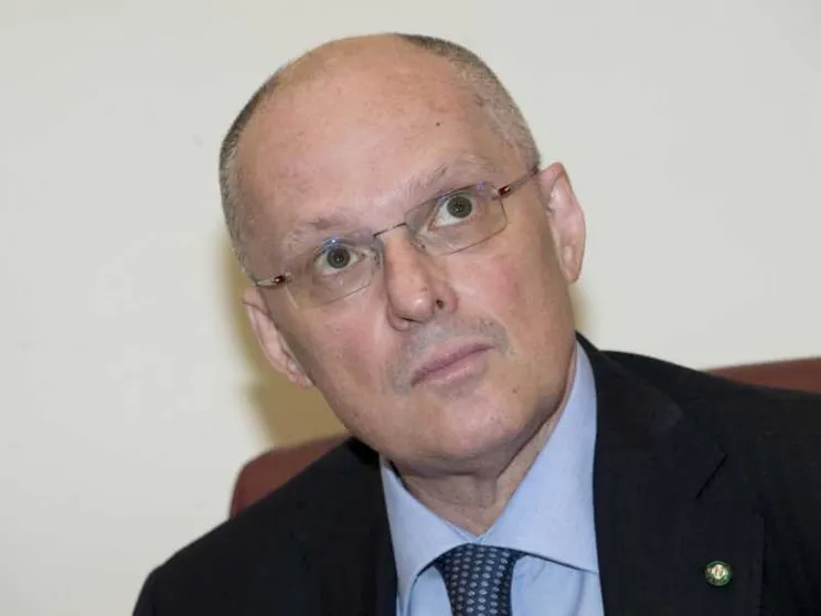 Walter Ricciardi: ecco come smettere di inseguire il coronavirus