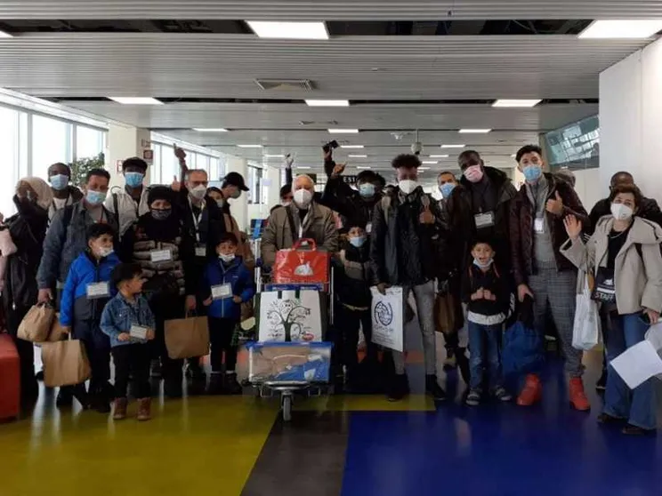 Arrivati a Fiumicino 27 profughi da Lesbo