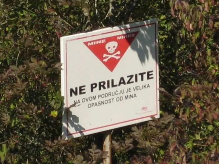 Croazia, profugo ucciso da una mina antiuomo. Una decina i feriti