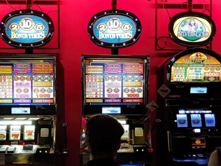Tar: le sale gioco non possono riaprire, sono insicure e non essenziali