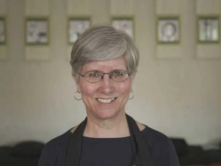 Per amore o per denaro, o per entrambi? La lezione di Julie Nelson