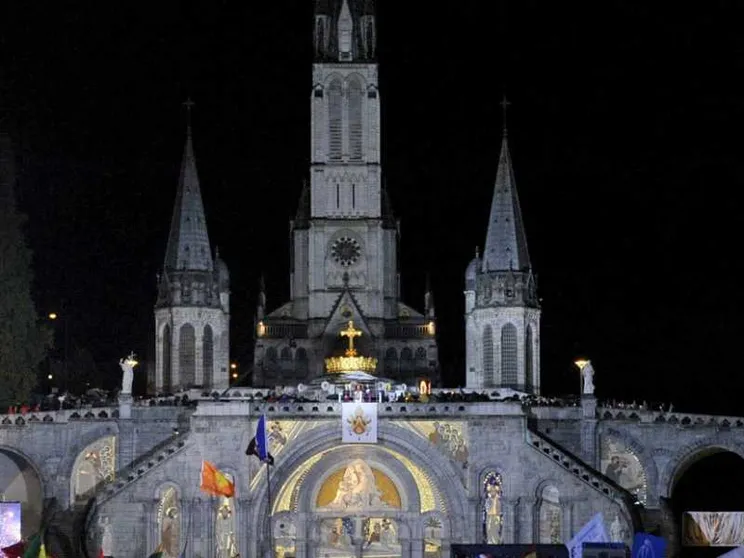La preghiera a Maria per la fine della pandemia / IL TESTO / I 30 SANTUARI