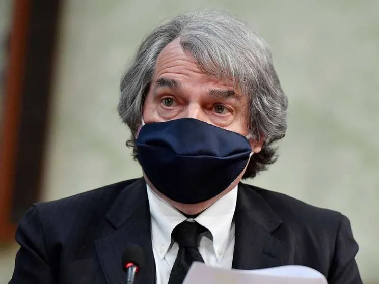 Stop a smart working obbligatorio nella PA, norma-ponte sulle spiagge